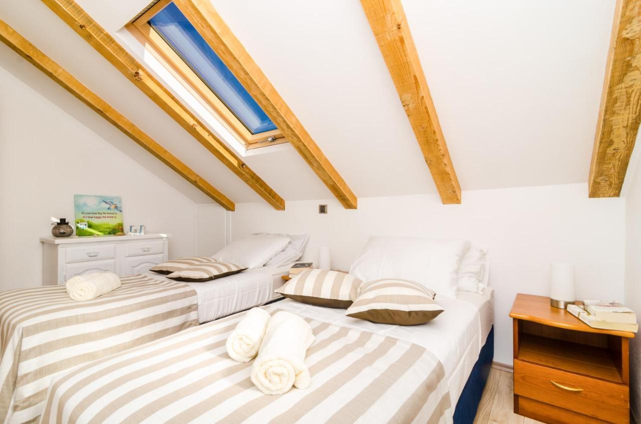 Apartments Knego 믈리니 외부 사진